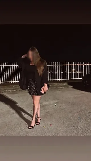 Alexandra, 23 anni