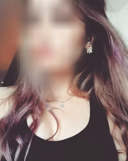Anisa, 32 anni